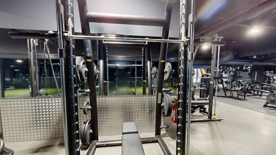 Smith Machine - Fitness Park Montpellier Vendargues
