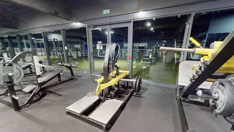 Belt Squat - Fitness Park Montpellier Vendargues