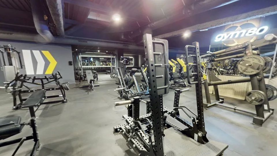 Standing Chest Press - Fitness Park Montpellier Vendargues
