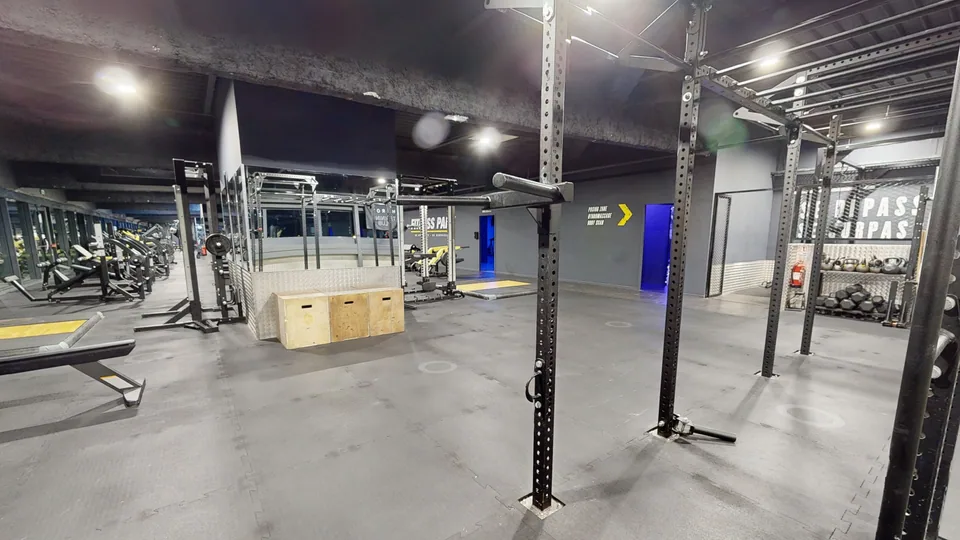 Barre de dips poids du corps - Fitness Park Montpellier Vendargues