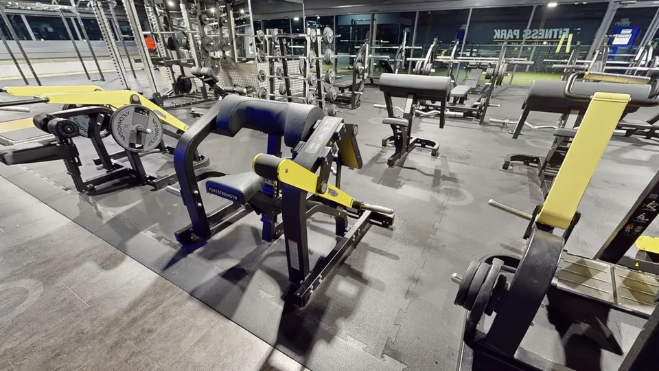 Biceps Curl machine - Fitness Park Montpellier Vendargues