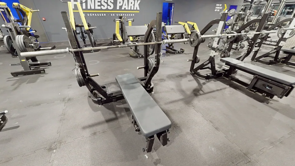 Banc de développé couché - Fitness Park Montpellier Vendargues